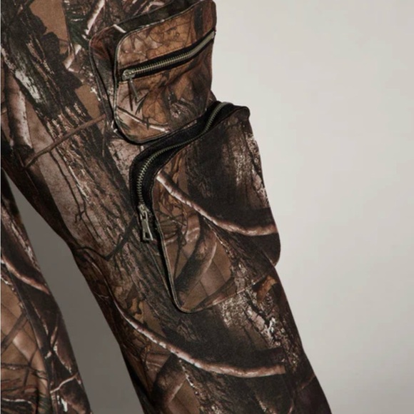 Fashion Nova Men’s Tree Camouflage Cargo Pants - Picture 2 of 6